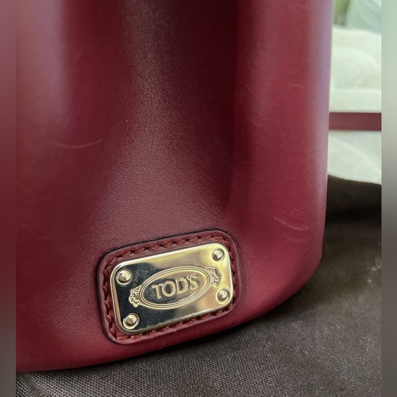 Authentic Tod’s D-Style Burgundy Leather Tote & Shoulder Bag - Picture 4 of 13